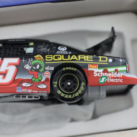 Action 1/24 Scale #55 Hamilton 2002 Monte Carlo Marvin The Martian Nascar - Picture 13 of 14